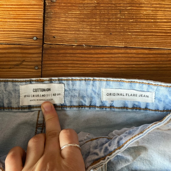 *Sold* RETRO CLASSIC FLARE JEANS COTTON:ON - Picture 4 of 4